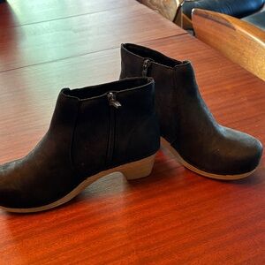 Women’s Black Ankle Booties Dansko